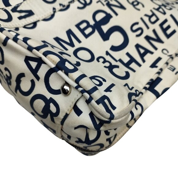 Authentic CHANEL Rue Cambon Travel Bag Vintage White & Navy Canvas - Picture 5 of 11